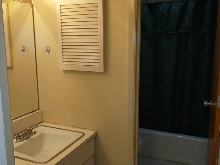 1601 Pennsylvania St NE #R-13 — Photo 6