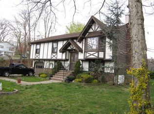 547 Rogers Dr, Landing, NJ 07850