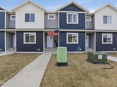 853 Thames Ct, Grand Forks, ND, 58203