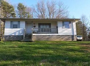 529 Dry Pond Rd, Hillsville, VA 24343