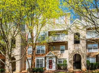 341 Fallsgrove Dr #42, Rockville, MD 20850