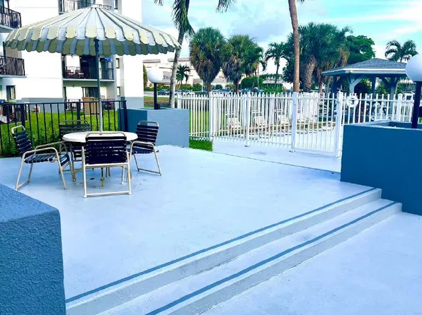 1820 W 53rd St, Hialeah, FL