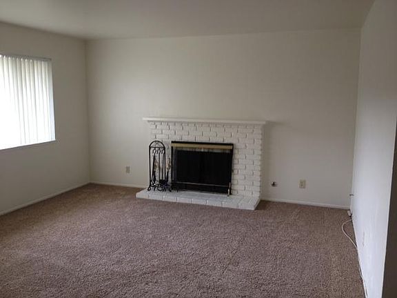 2nd image of 275 Bellerose Dr APT 1