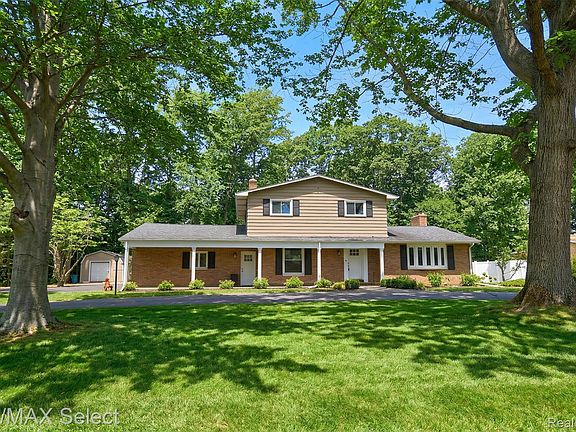 2nd image of 5401 S Sycamore Dr