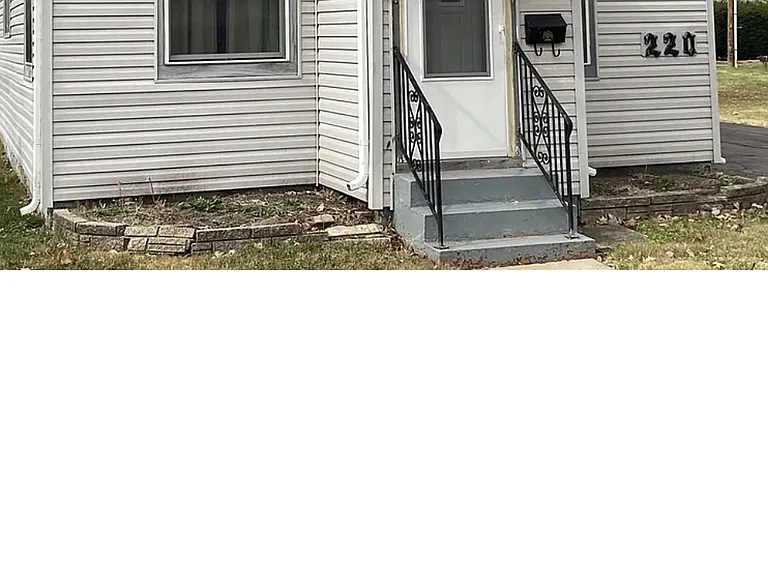 220 Madison St — Photo 1