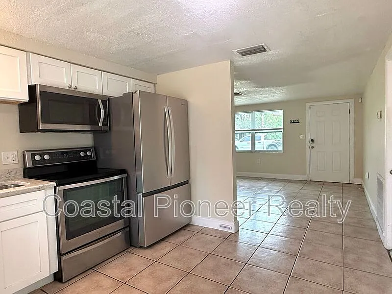 2 bed, 2.0 bath, 728 sqft, $1,695 — Photo 4