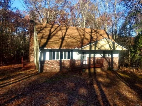 64 Papuga Rd, Shawangunk, NY 12566