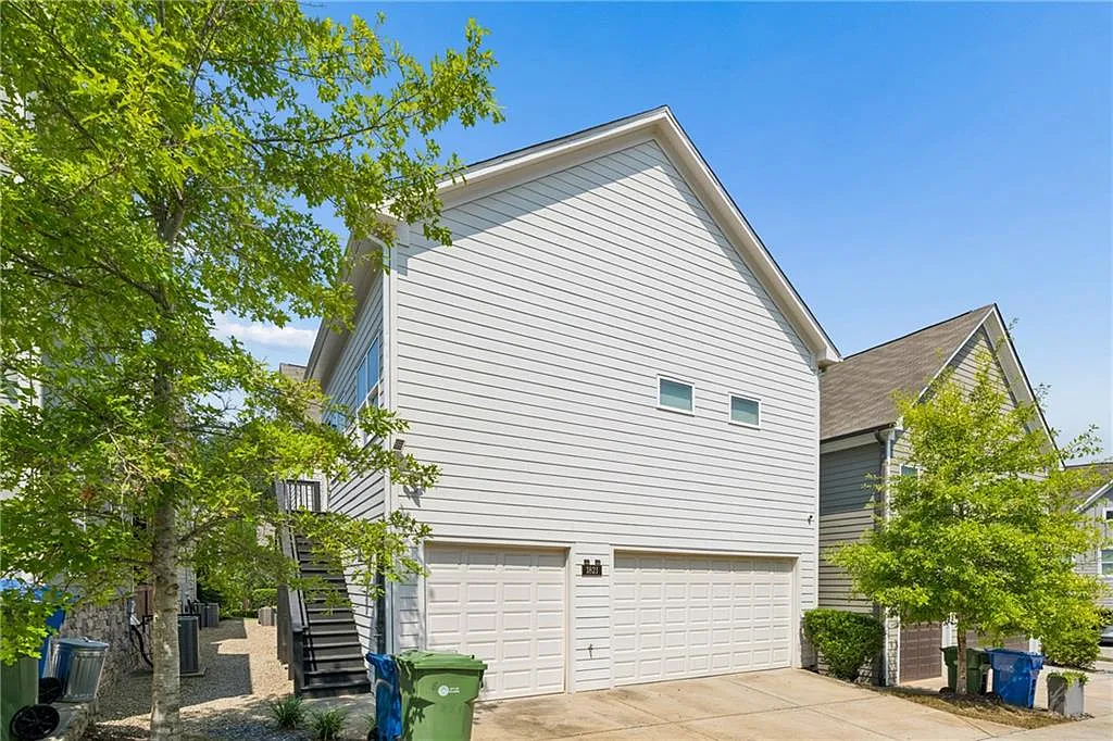 1 bed, 1.5 bath, 650 sqft, $2,000 — Photo 1