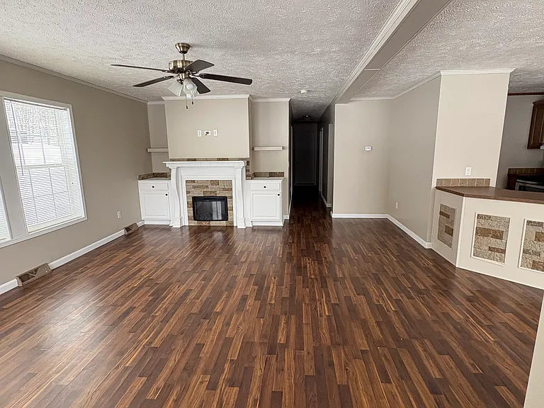 72 Jenna Ln — Photo 2