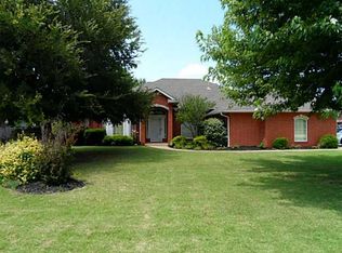1001 Baffy Ct, Edmond, OK 73025