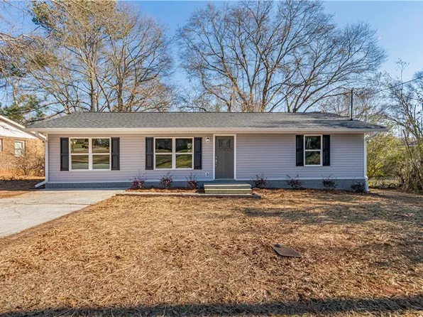 30 Mary Ann St, Newnan, GA 30263