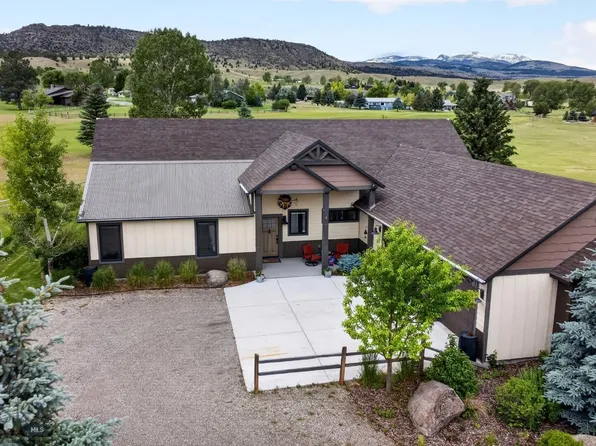 6 Sphinx Mountain Ct, Ennis, MT 59729
