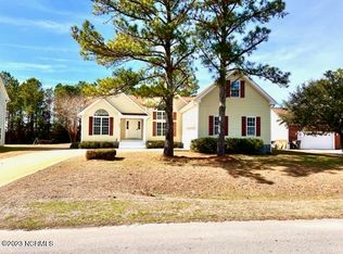 243 E Ivybridge Dr, Hubert, NC 28539