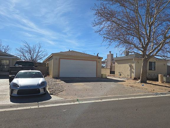 3rd image of 1649 Hollyberry Dr NE