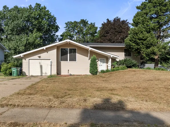 3114 92nd St, Urbandale, IA 50322