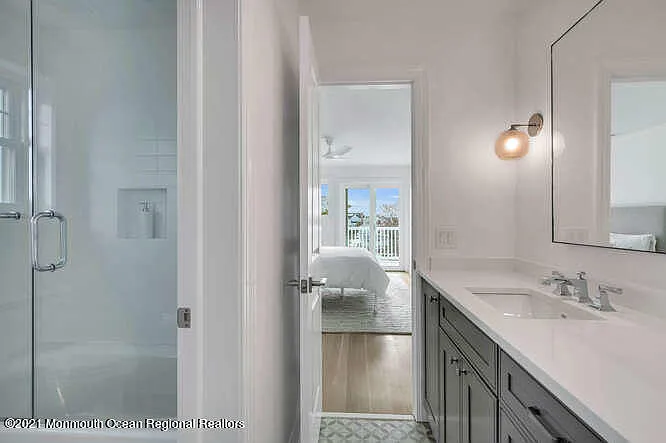 916 Ocean Ave #WEEKLY PRICE — Photo 33