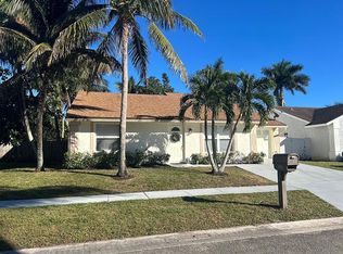 5604 Priscilla Ln, Lake Worth, FL 33463