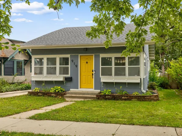919 40th St, Des Moines, IA 50312