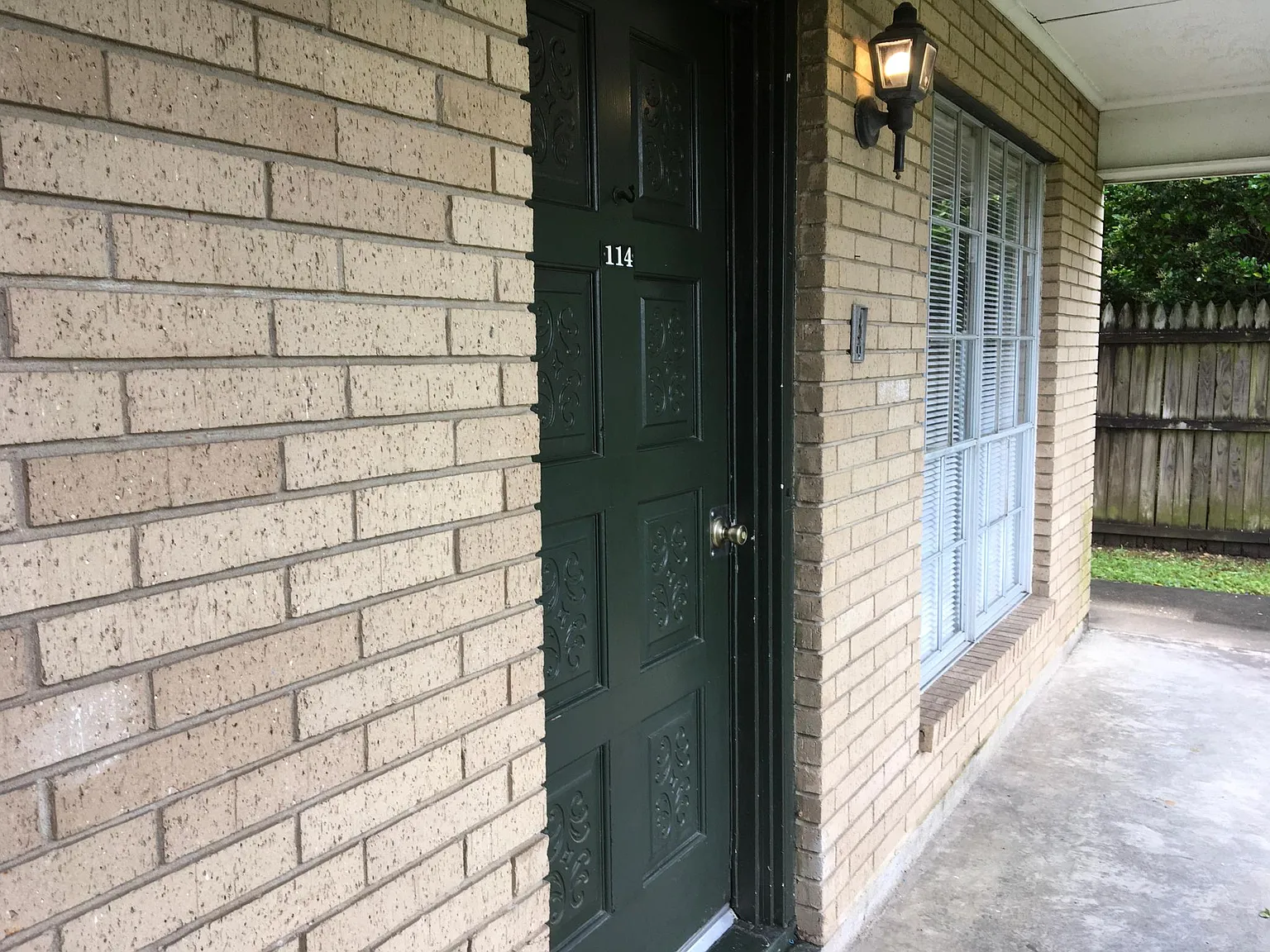 204 Post Oak Blvd — Photo 1