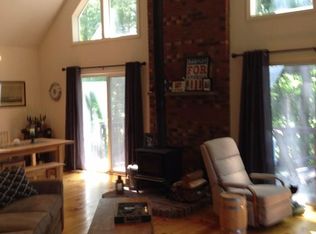 224 E Hill Rd, Brimfield, MA 01010