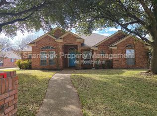945 Snow Mass Dr, Hewitt, TX 76643