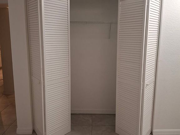4th image of 1501 Doby Cir #1537