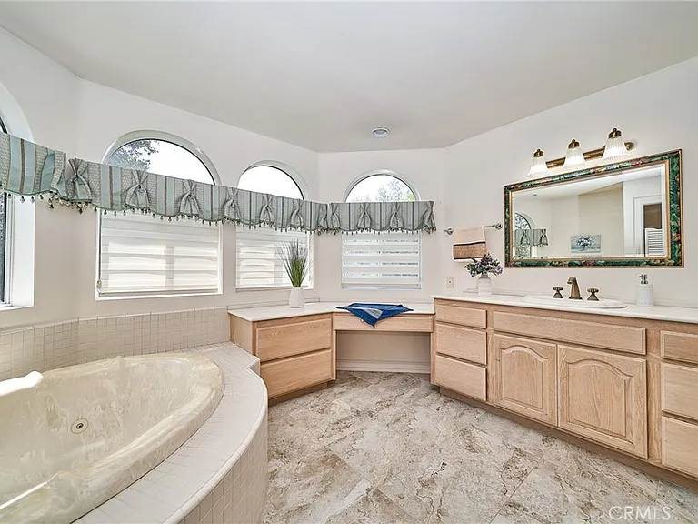 1089 Village Dr — Photo 30