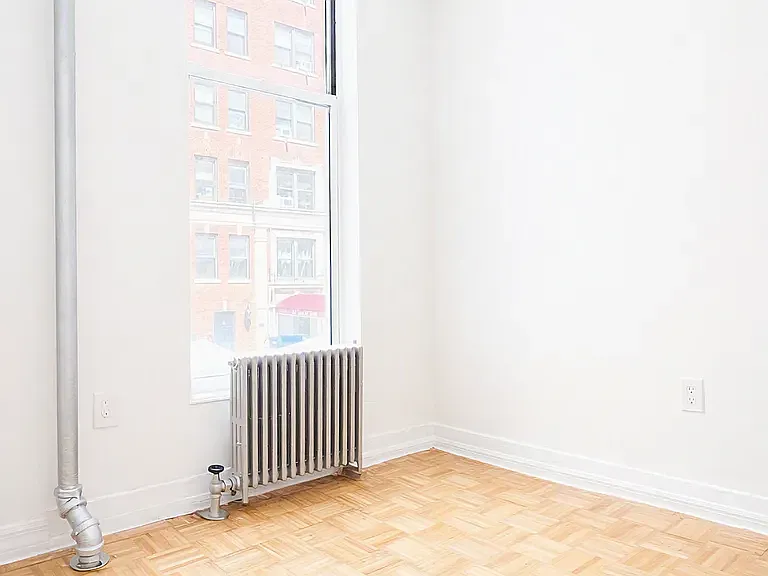 116 E 31st St #2F — Photo 2