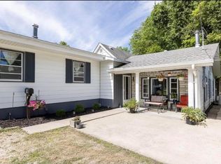 417 N John St, Mascoutah, IL