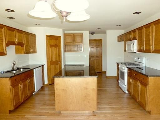 5th image of 24725 Rushford Pl