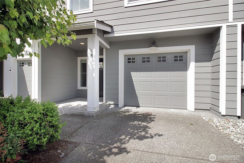 2nd image of 2014 101st Avenue SE #5