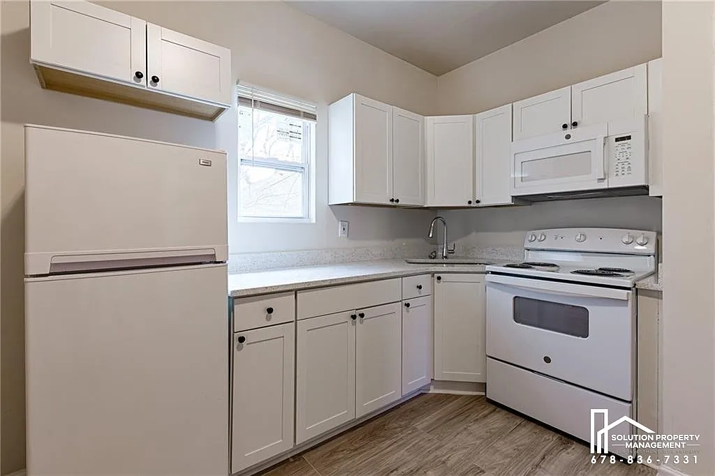 1 bed, 2350 sqft, $995 — Photo 4