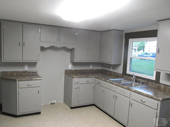 3rd image of 514 N Center St