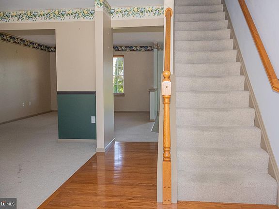 5th image of 338 Cambridge Ln