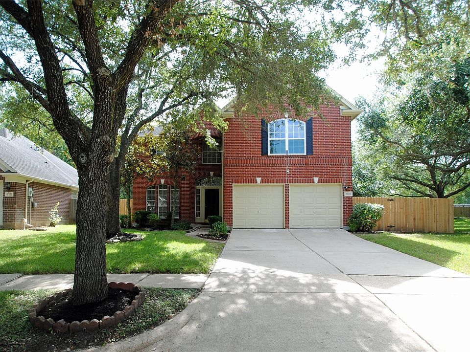 1st image of 819 Fairpark Ln
