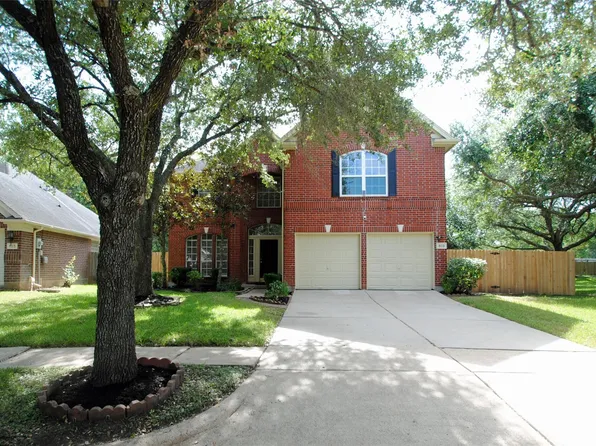 819 Fairpark Ln, Sugar Land, TX 77479