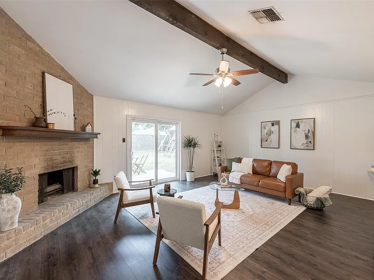 1663 Chilton Ln — Photo 3