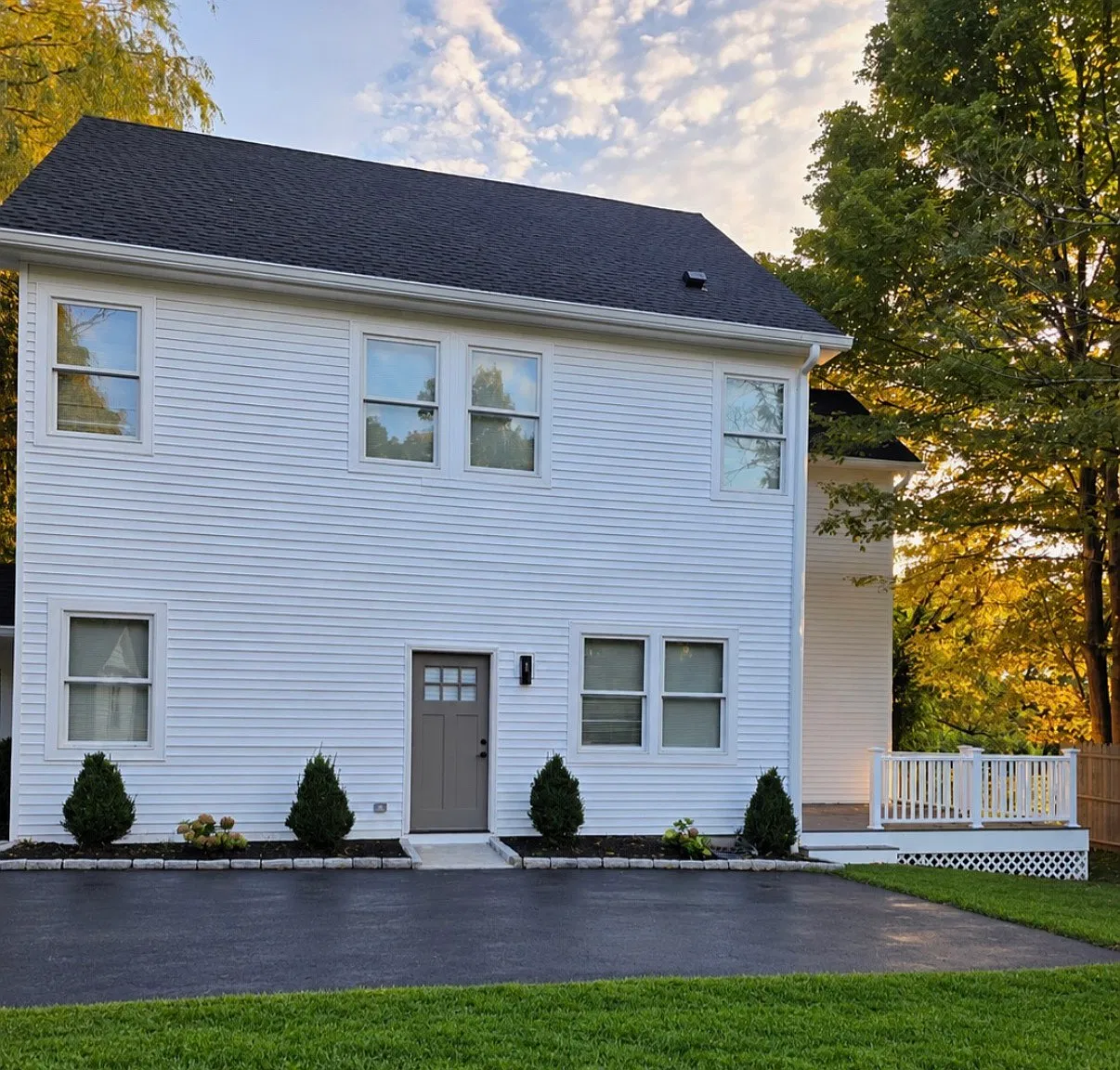 4 bed, 3.5 bath, 2400 sqft, $5,300 — Photo 2