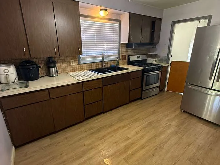 7544 Wood Ave — Photo 8