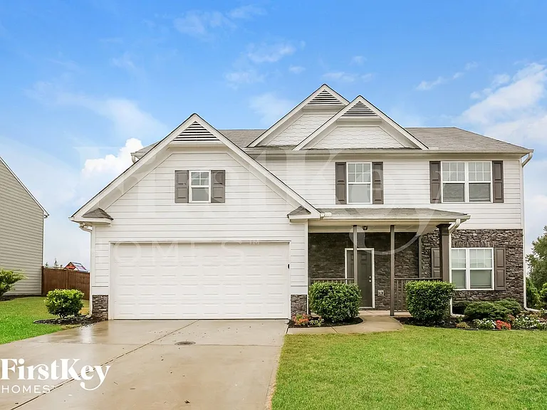 270 Freedom Pkwy — Photo 1