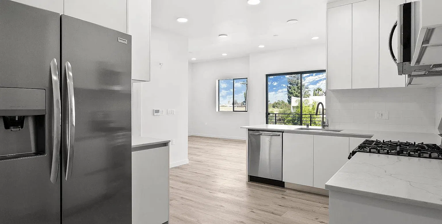4707 Fulton Ave — Photo 3