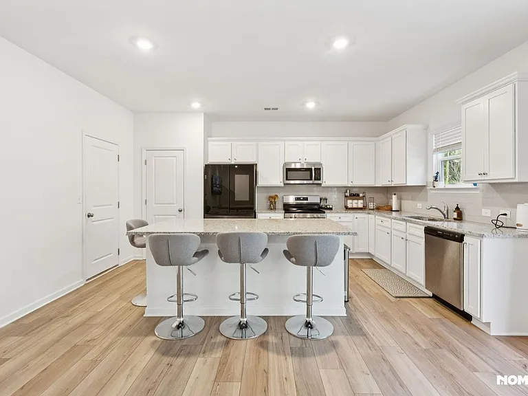 466 Madison Lakeview Dr — Photo 12