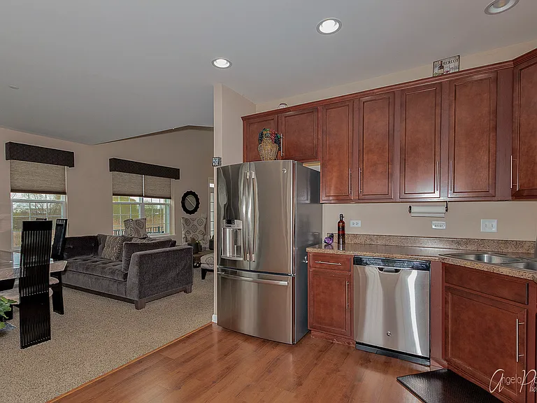 9870 Williams Dr — Photo 5