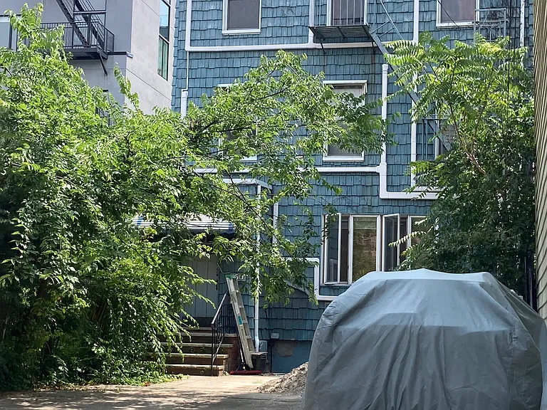 150 Conselyea St #3 — Photo 12