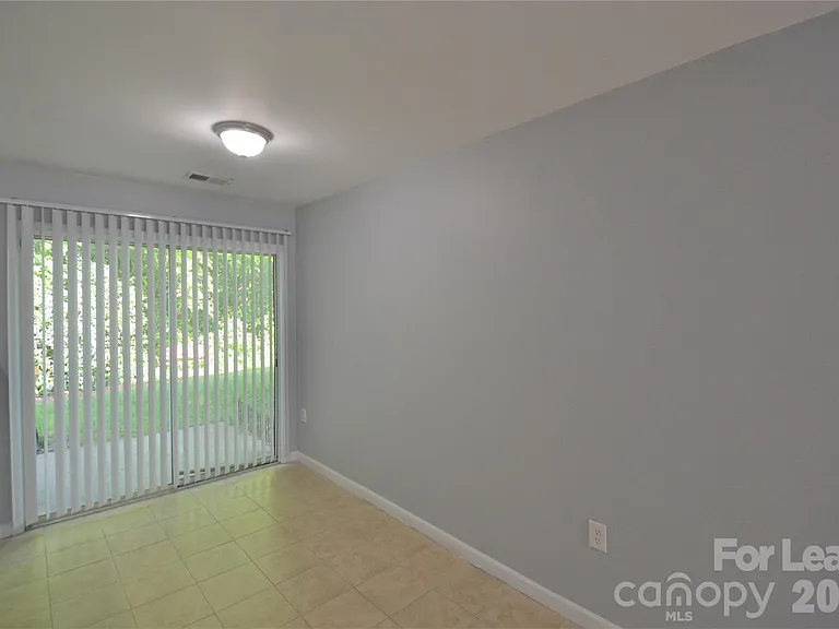 7539 Petrea Ln — Photo 6