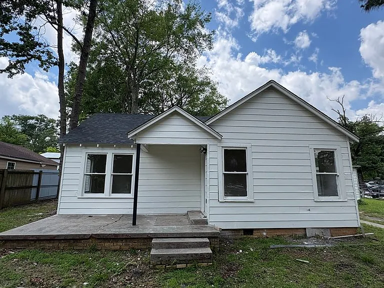 703 Texas St — Photo 1