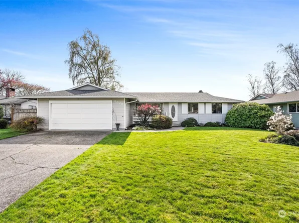 3825 Cherrywood Street, Longview, WA 98632