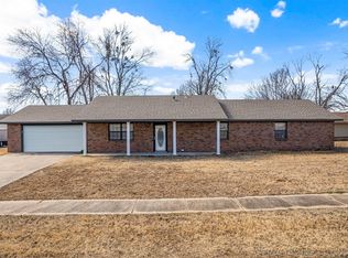 1604 Hawthorne Ct, Pryor, OK 74361