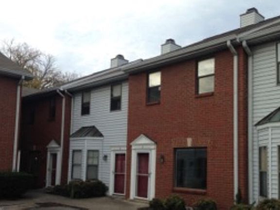 3rd image of 2112 Blair Blvd APT 3