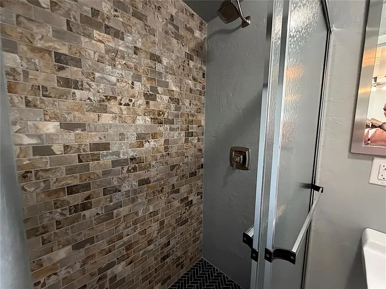 8513 Herbison Ave — Photo 8